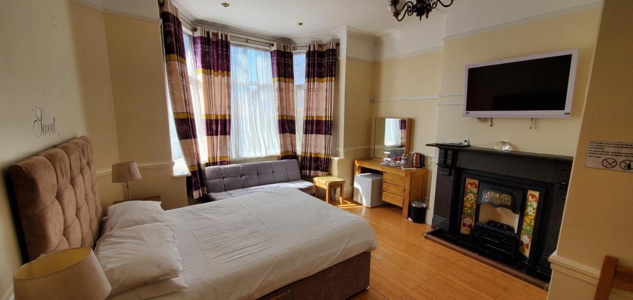 Diamonds Guest House York Extérieur photo