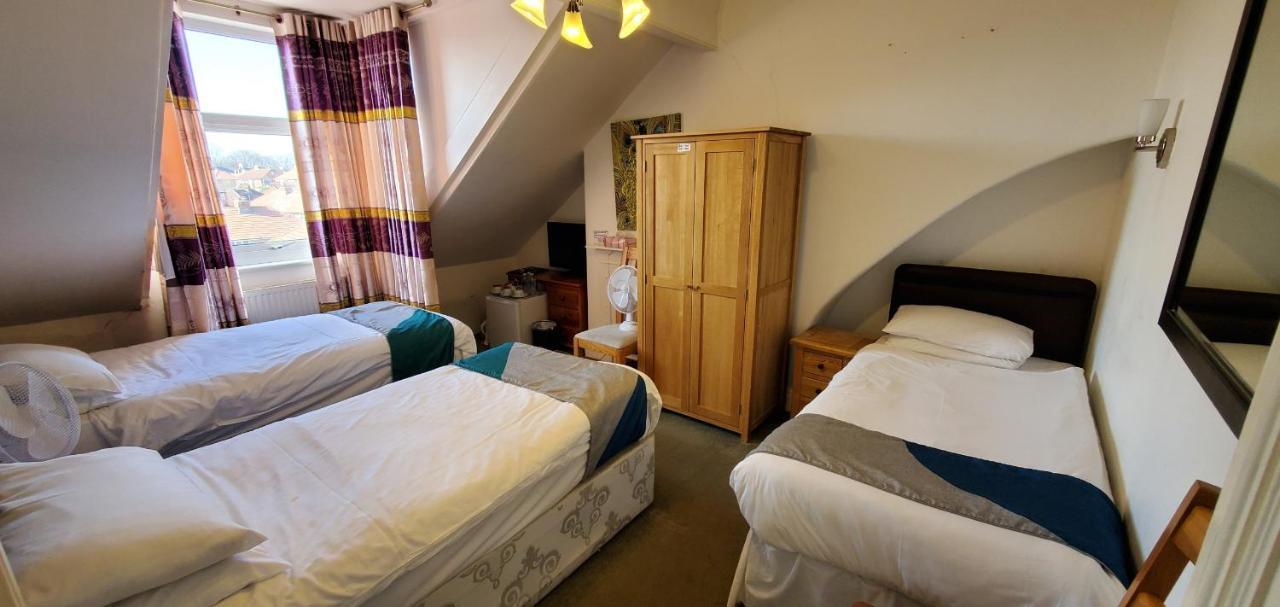 Diamonds Guest House York Extérieur photo
