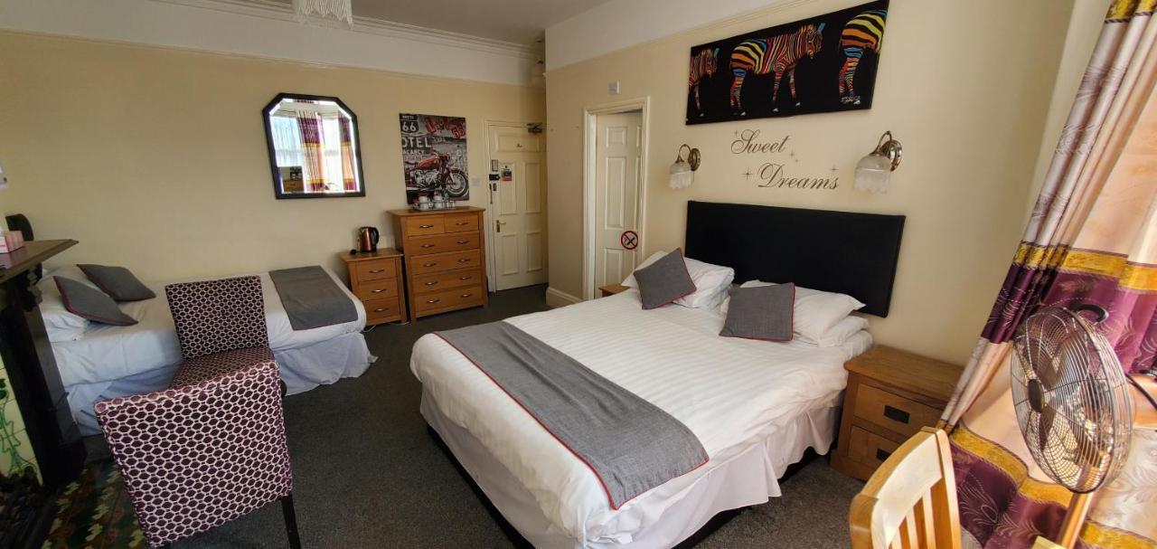Diamonds Guest House York Extérieur photo