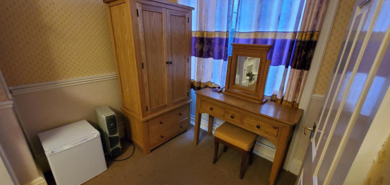 Diamonds Guest House York Extérieur photo