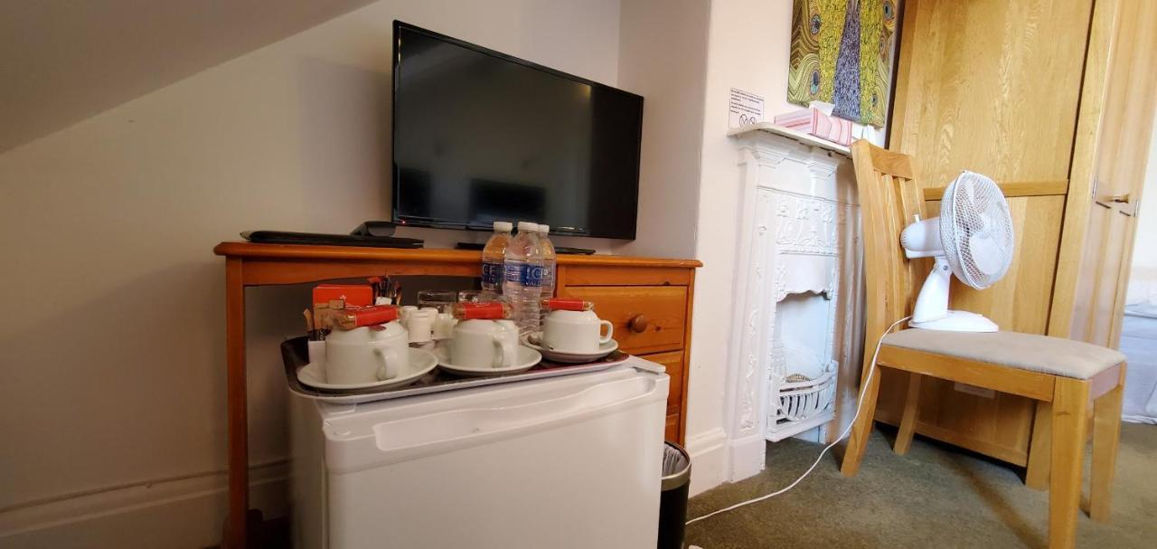 Diamonds Guest House York Extérieur photo