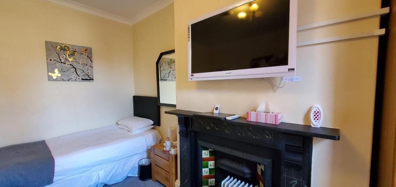 Diamonds Guest House York Extérieur photo