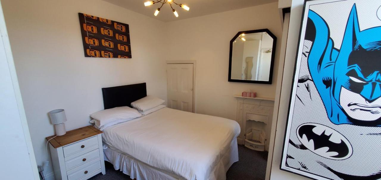 Diamonds Guest House York Extérieur photo