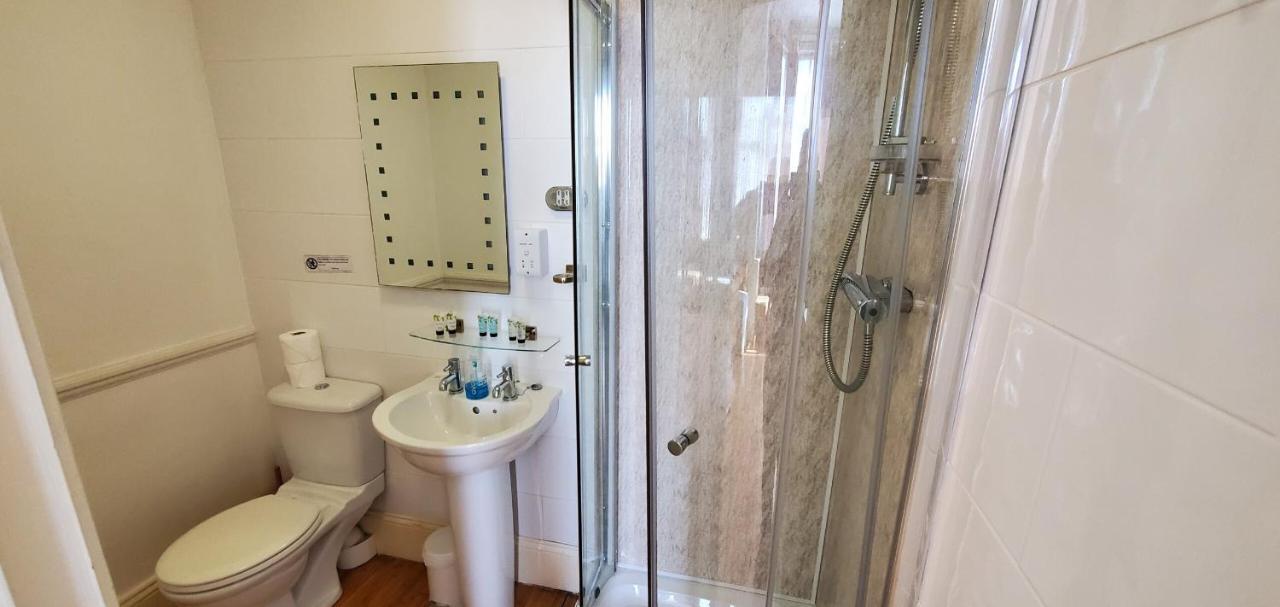 Diamonds Guest House York Extérieur photo