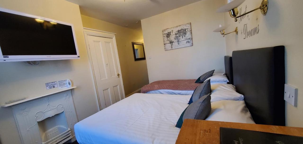 Diamonds Guest House York Extérieur photo