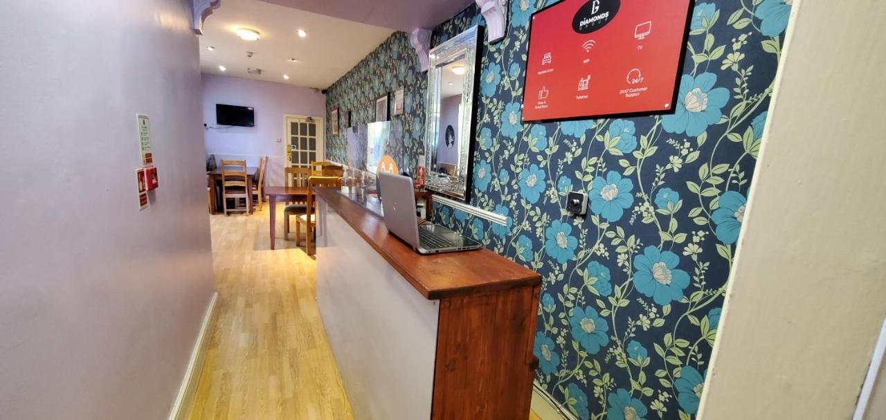 Diamonds Guest House York Extérieur photo
