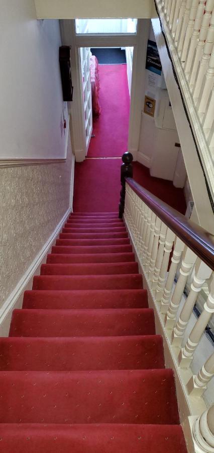 Diamonds Guest House York Extérieur photo