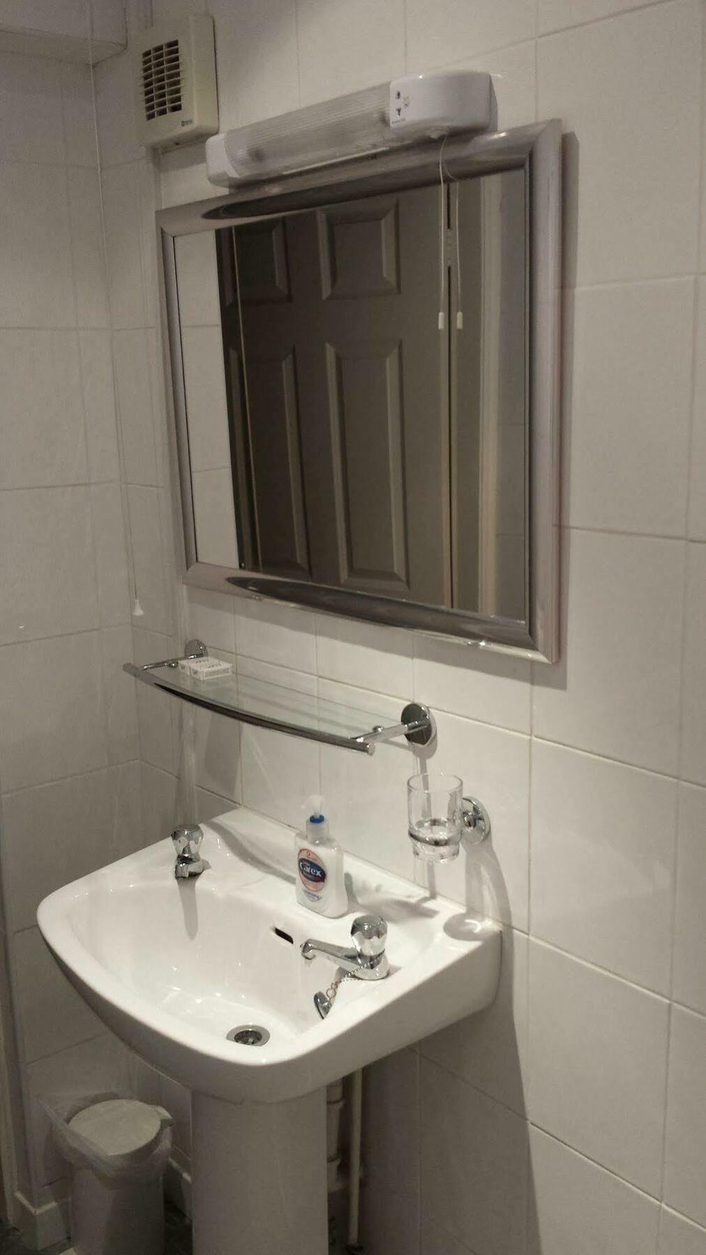Diamonds Guest House York Extérieur photo